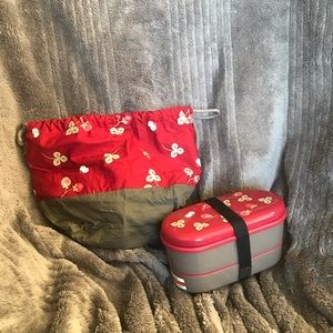 Authentic Japanese bento with soy sauce holders and carrying case - strawberries